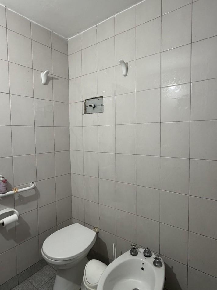 Foto de CASA CON COCHERA SOBRE CALLE PRINCIPAL, imagen 5