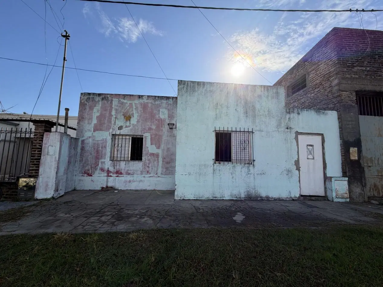 CASA EN BARRIO GUADALUPE OESTE 1