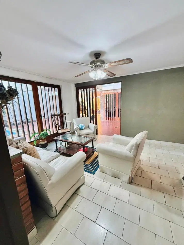 VENTA CASA EN AYACUCHO AL 100 4