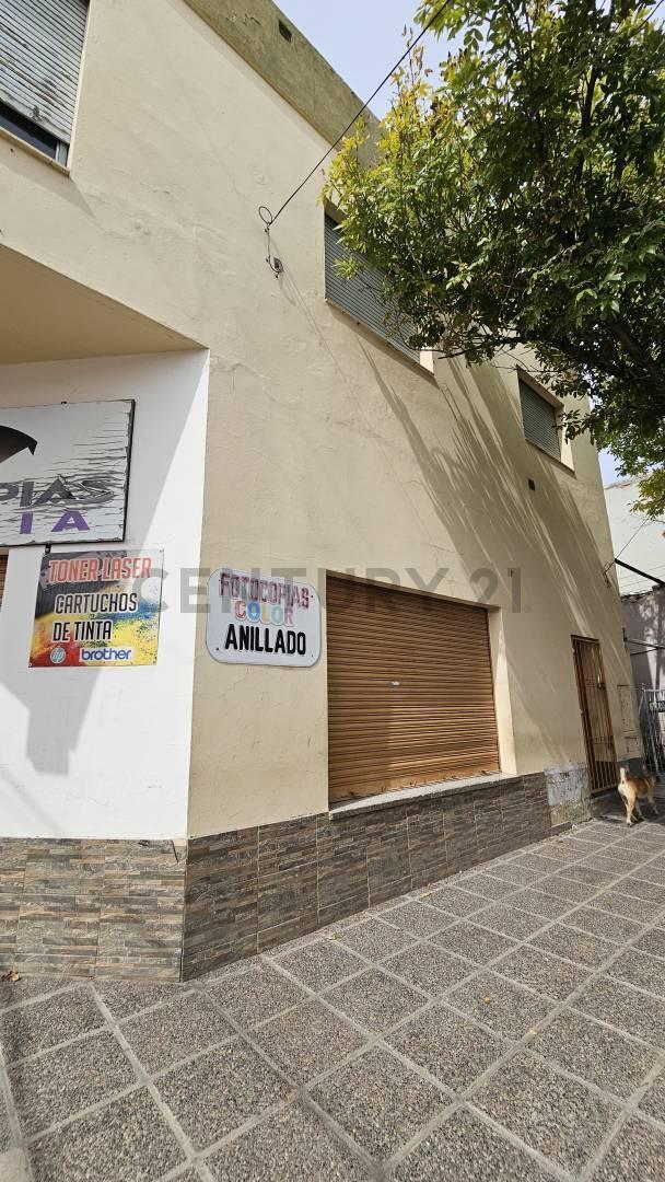 Venta Inmueble en Bloque - Dos Departamentos 2 Dorm - Casa Tres Dorm - Local Comercial - Cipolletti 2