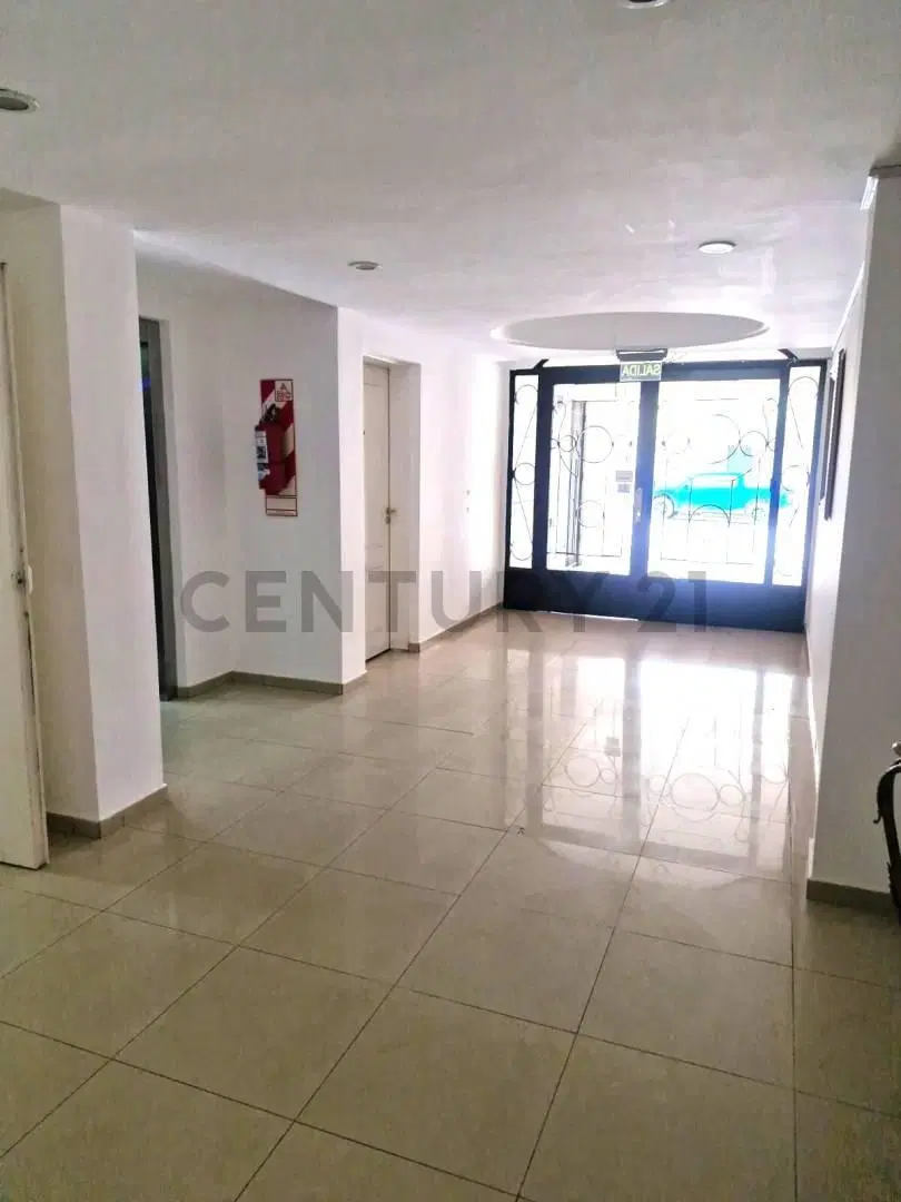 VENTA DEPARTAMENTO 2 DORMITORIOS CON COCHERA - BALCON - NEUQUEN Capital - Area Centro 1