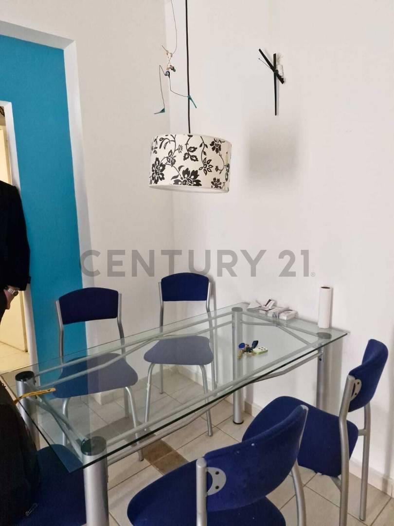 Foto de VENTA DEPARTAMENTO 2 DORMITORIOS CON COCHERA - BALCON - NEUQUEN Capital, imagen 5