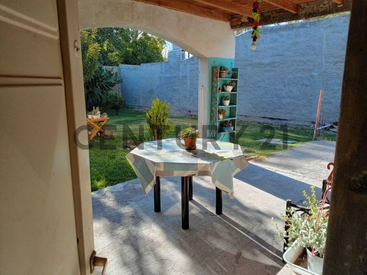 Foto de VENTA - CASA 3 DORMITORIOS - PLOTTIER, imagen 2