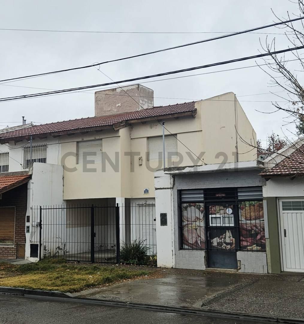 Foto de VENTA DUPLEX 3 DORMITORIOS + LOCAL COMERCIAL – NEUQUEN, imagen 2