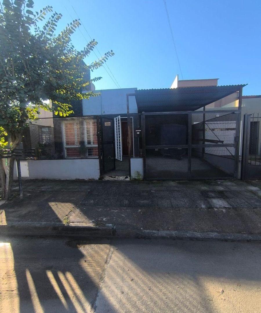 Alquiler Casa 2 dorm - Carrara de Horizonte
