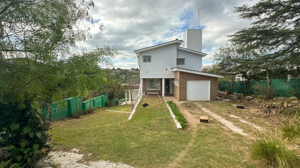 Gran Casa en Estancia Vieja, 300 m² Cubiertos y 1000 m² de Terreno 2