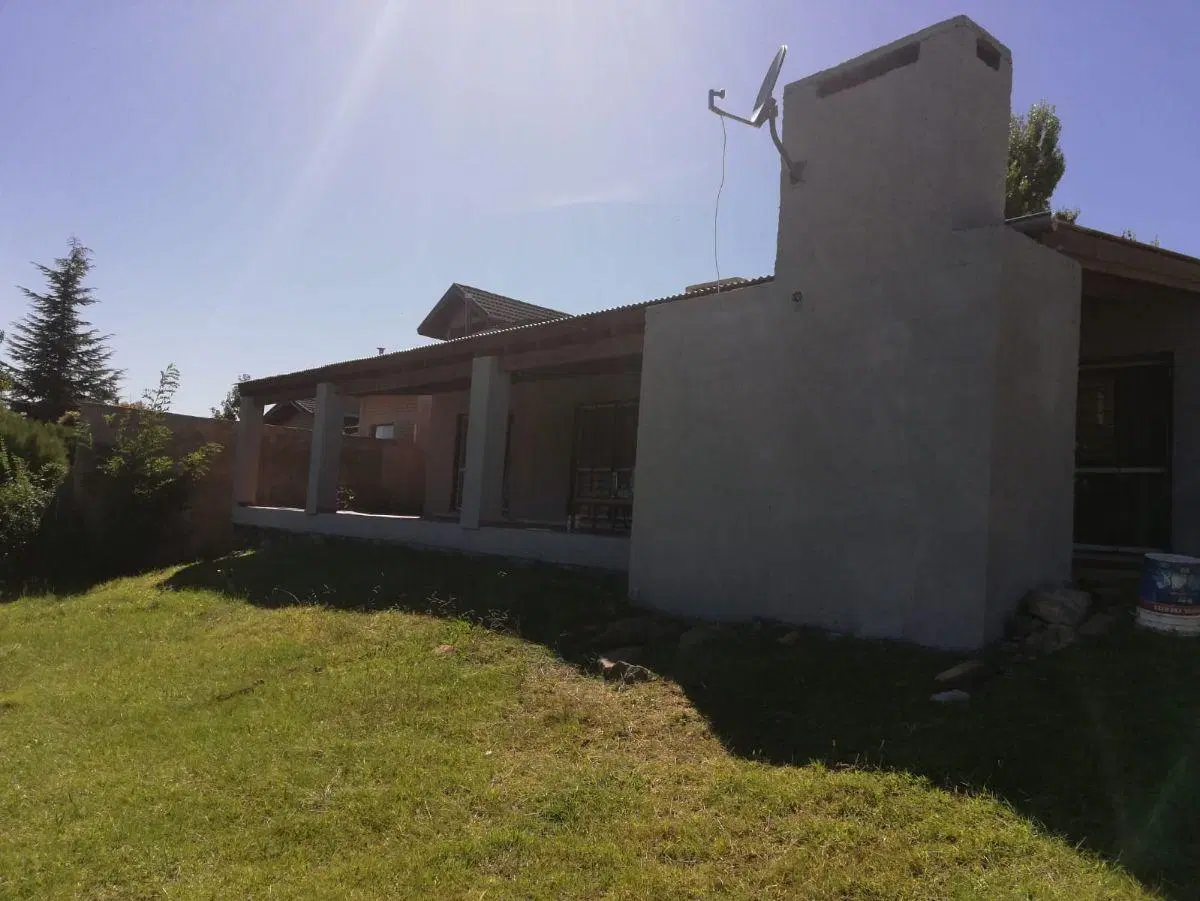 Casa con 2 dormitorios en alquiler anual en Villa Yacanto, 1000 m² 5