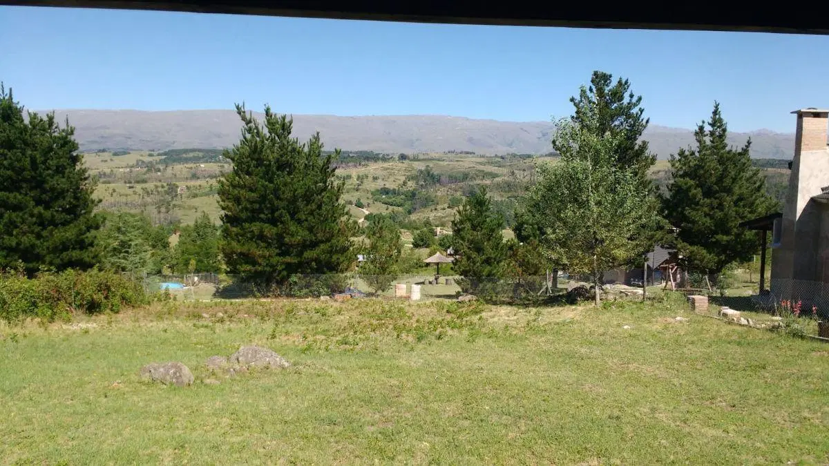 Casa con 2 dormitorios en alquiler anual en Villa Yacanto, 1000 m² 2