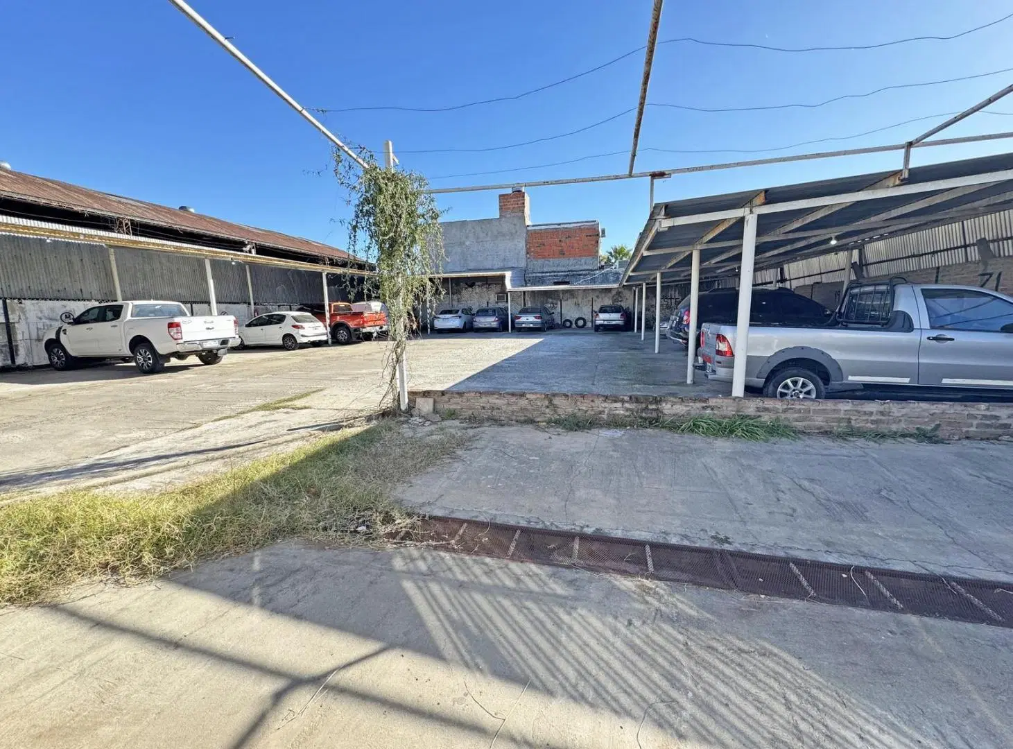 Local - Depto - Cochera en venta 4