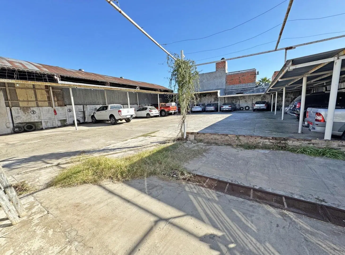 Local - Depto - Cochera en venta 2