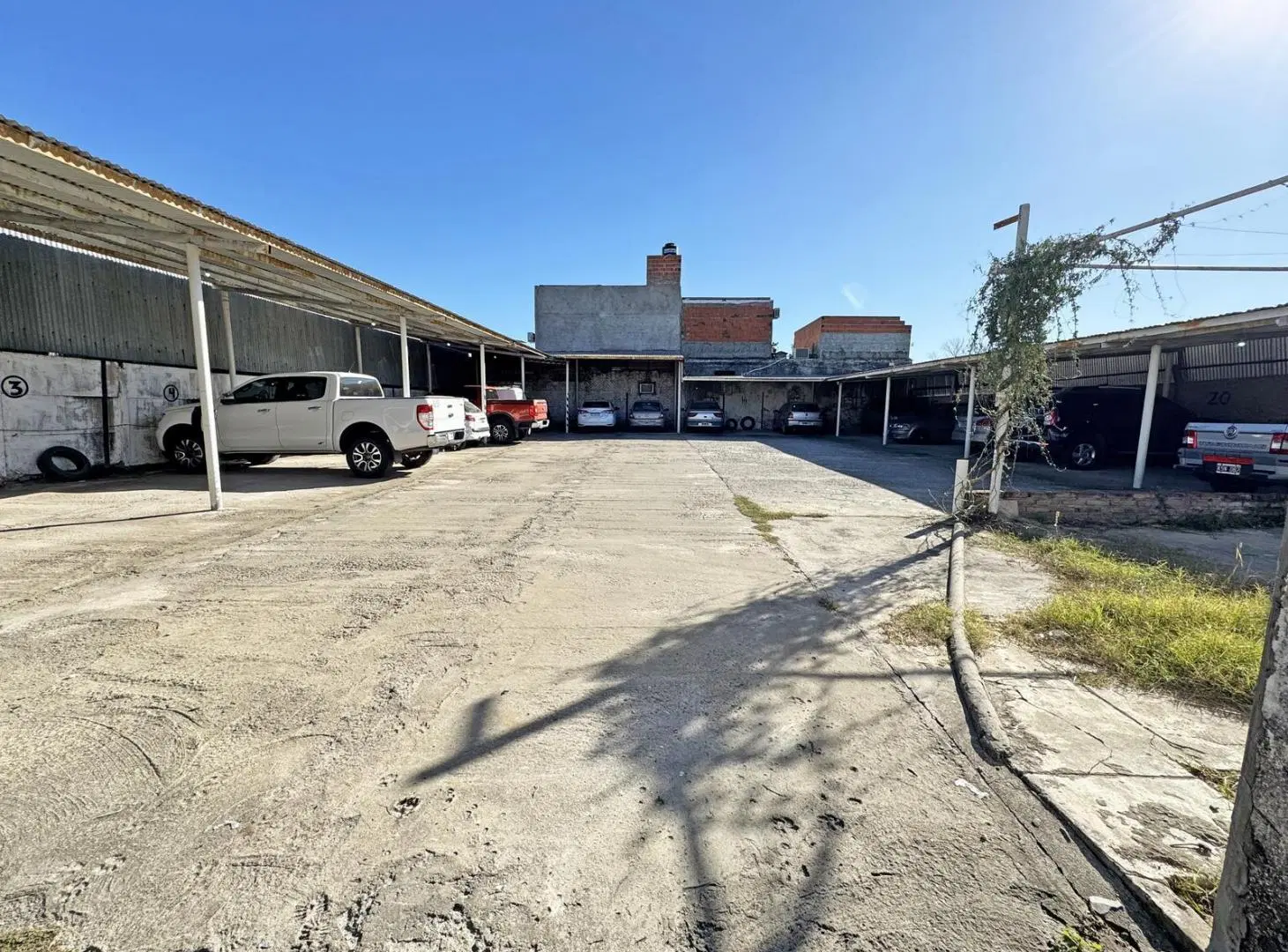 Local - Depto - Cochera en venta 3