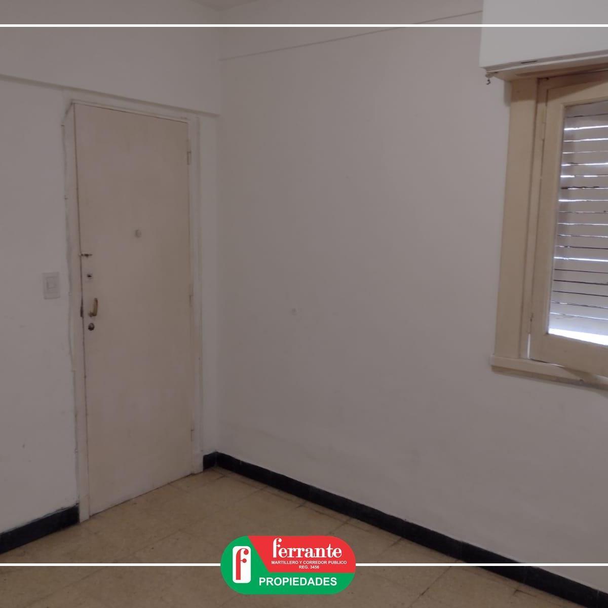 Foto de Local con Viviendas en Venta, imagen 3