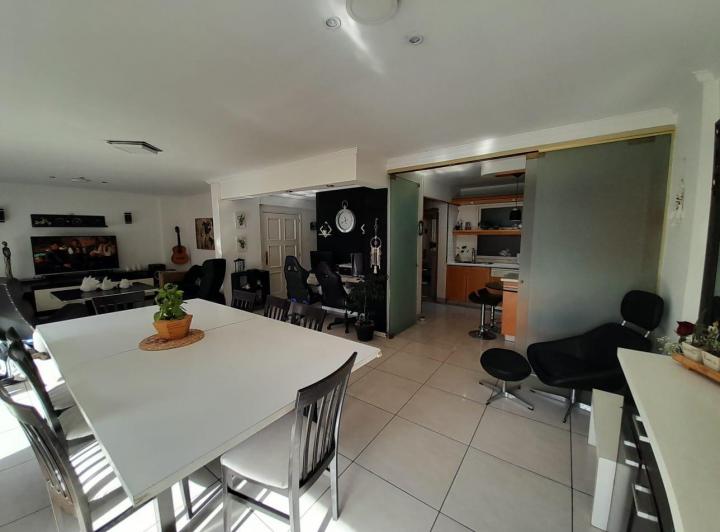 Foto de Departamento 5 ambientes con cochera, imagen 2
