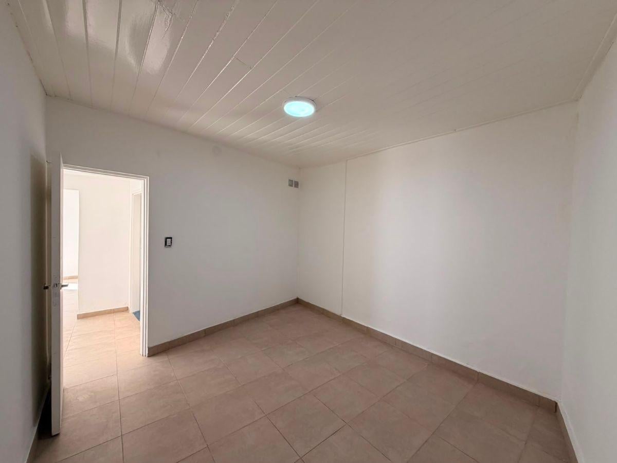 Foto de Casa de 3 ambientes sobre lote propio, imagen 2