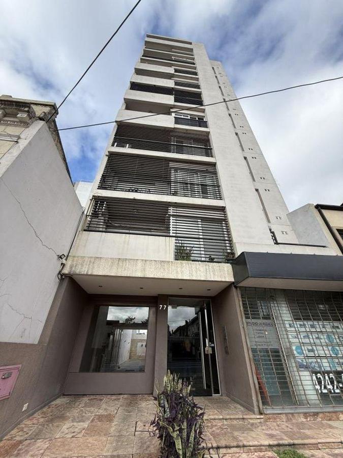 VENTA CON RENTA DEPARTAMENTO 2 AMBIENTES CON COCHERA RINCON 77 5 "A"