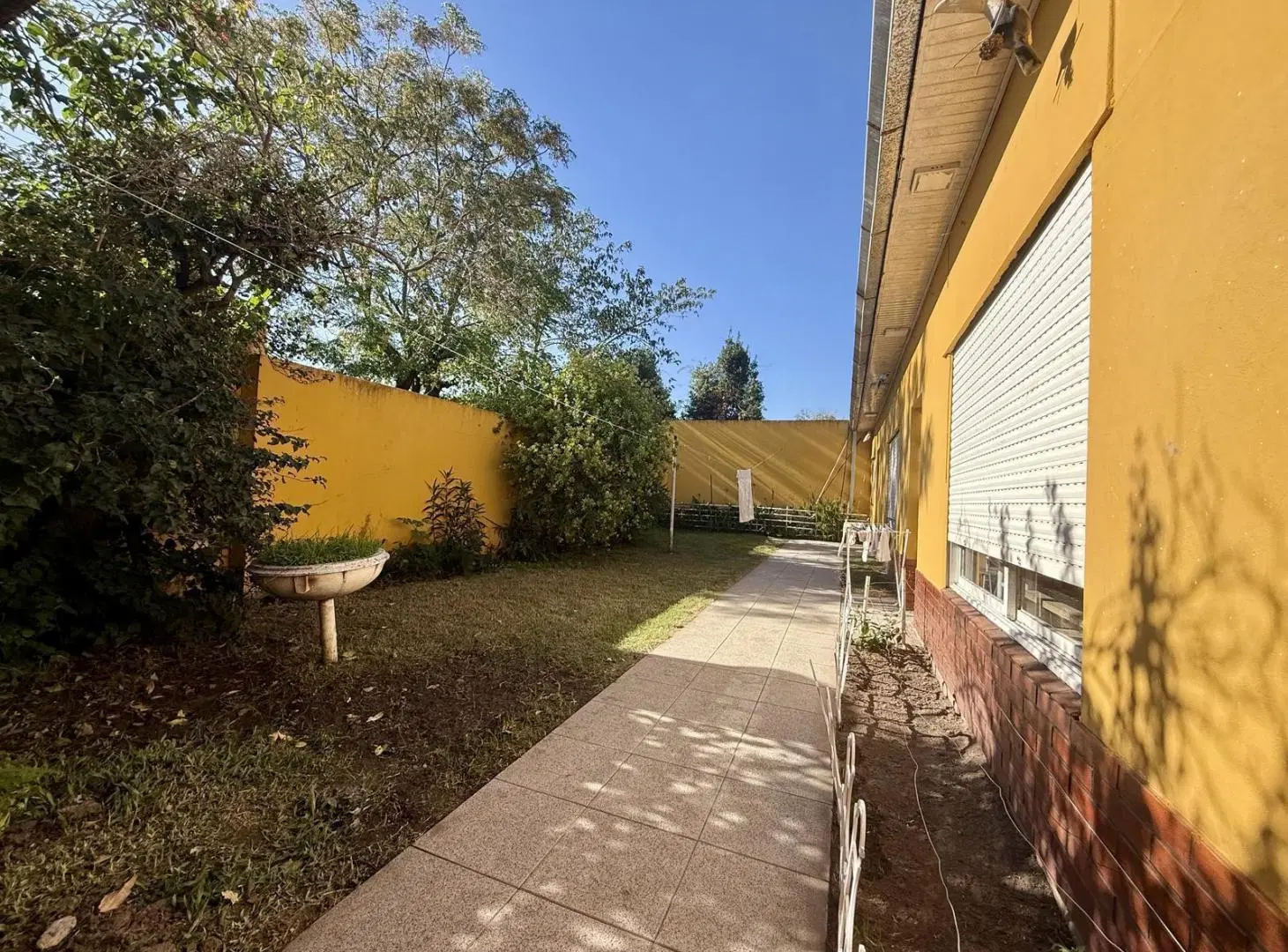 VENTA CASA MONTE GRANDE IDEAL 2 FAMILIAS 4