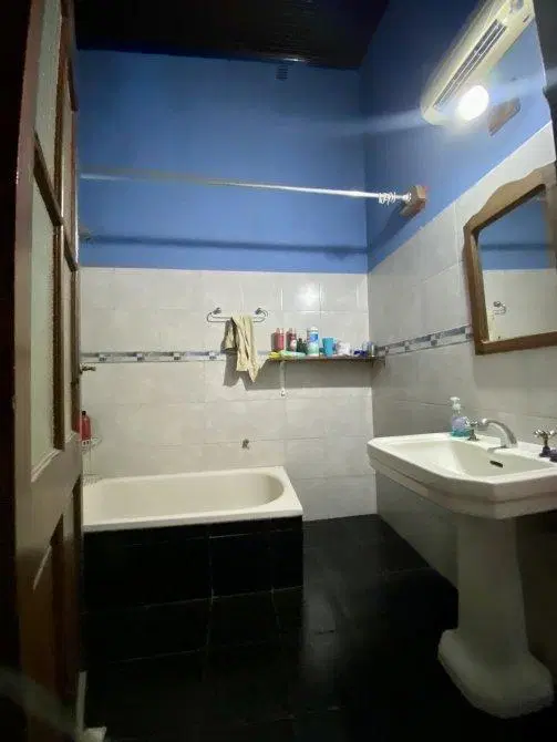 Venta casa - Ideal inversionista /desarrollo - Lomas de Zamora 1