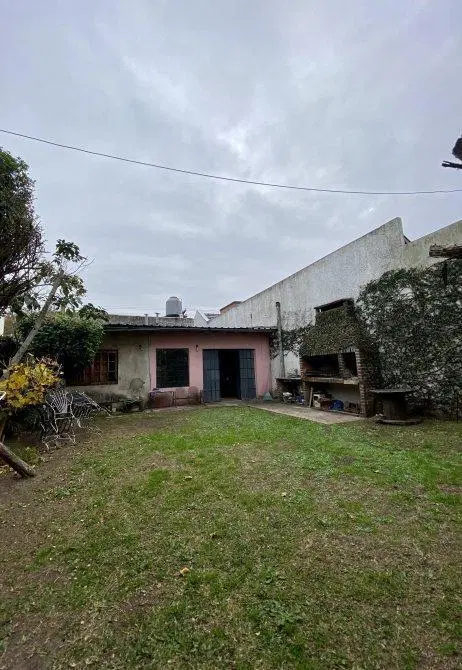 Venta casa - Ideal inversionista /desarrollo - Lomas de Zamora 5
