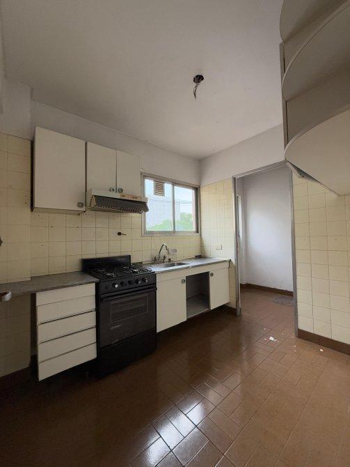 Foto de Venta departamento 3 ambientes con cochera - Av. Brown 2280 - Lomas de, imagen 3