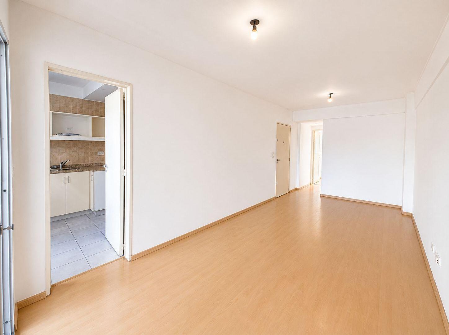 Foto de ALQUILER DEPARTAMENTO 2 AMBIENTES CON COCHERA LOMAS DE ZAMORA, imagen 4