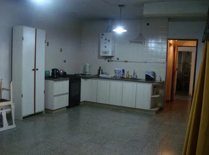 CASA EN PH - una sola planta muy buena ubicación ,barrio Ciudadela-. 4