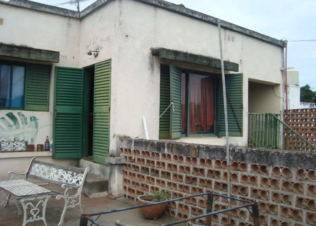 CASA EN DOS UNIDADES CON 172 M² , 6 DORMITORIOS EN BARRIO SARMIENTO,TUCUMAN. 5