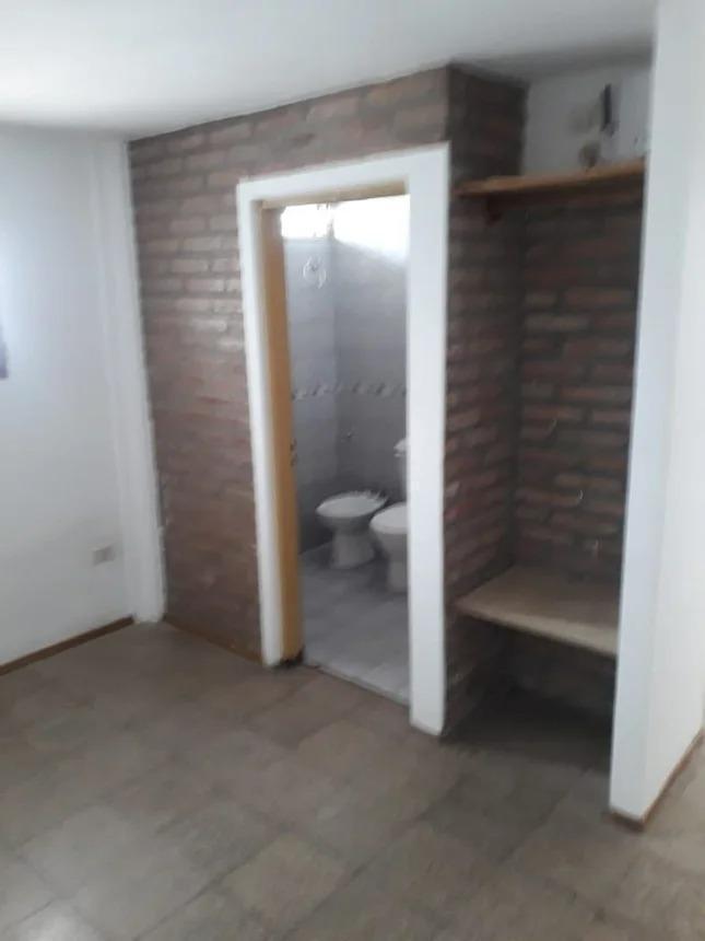 VENTA CASA DUPLEX + DEPTO BARRIO PUEYRREDON