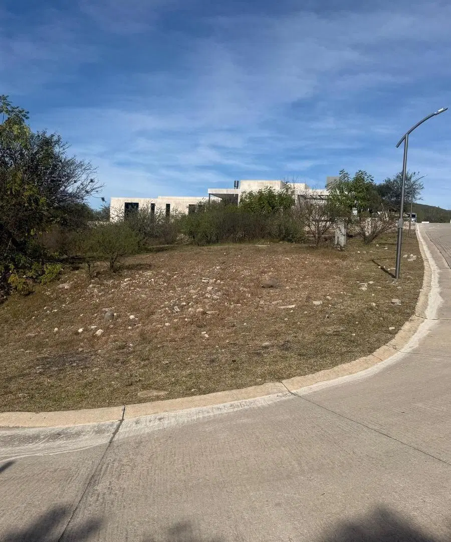 Venta de Terreno en Colinas De La Deseada 5