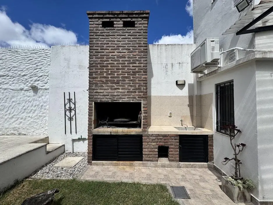 Casa en venta 3 dormitorios Arroyito 8