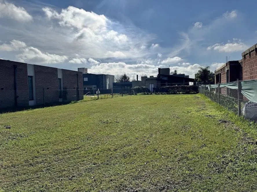 Terreno en venta en Las Casuarinas, Ibarlucea 5