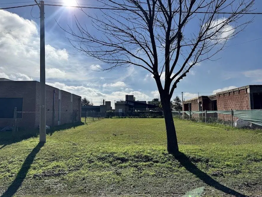 Terreno en venta en Las Casuarinas, Ibarlucea 1