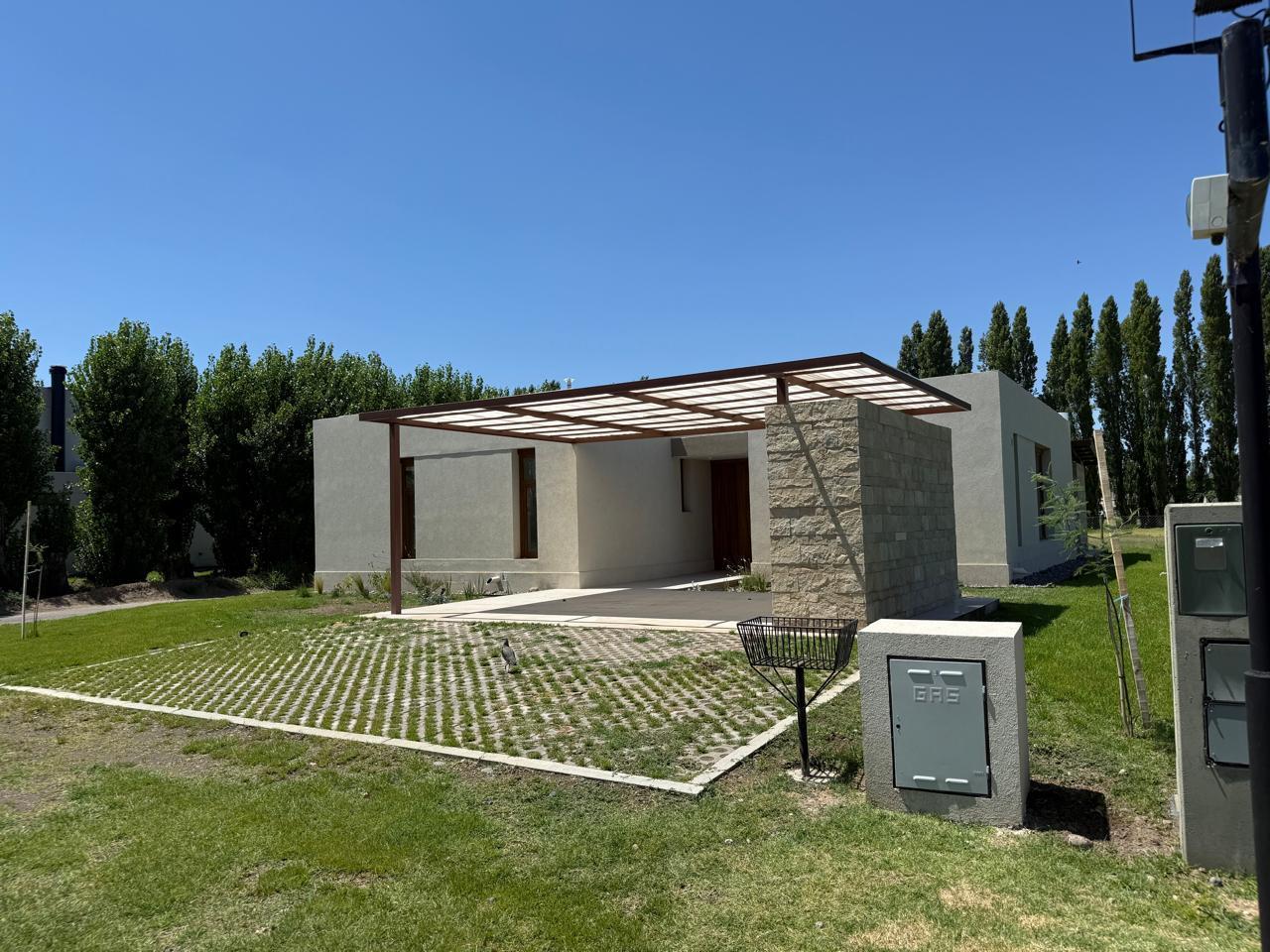 Casa a Estrenar en Una Sola Planta en Sauces del Limay