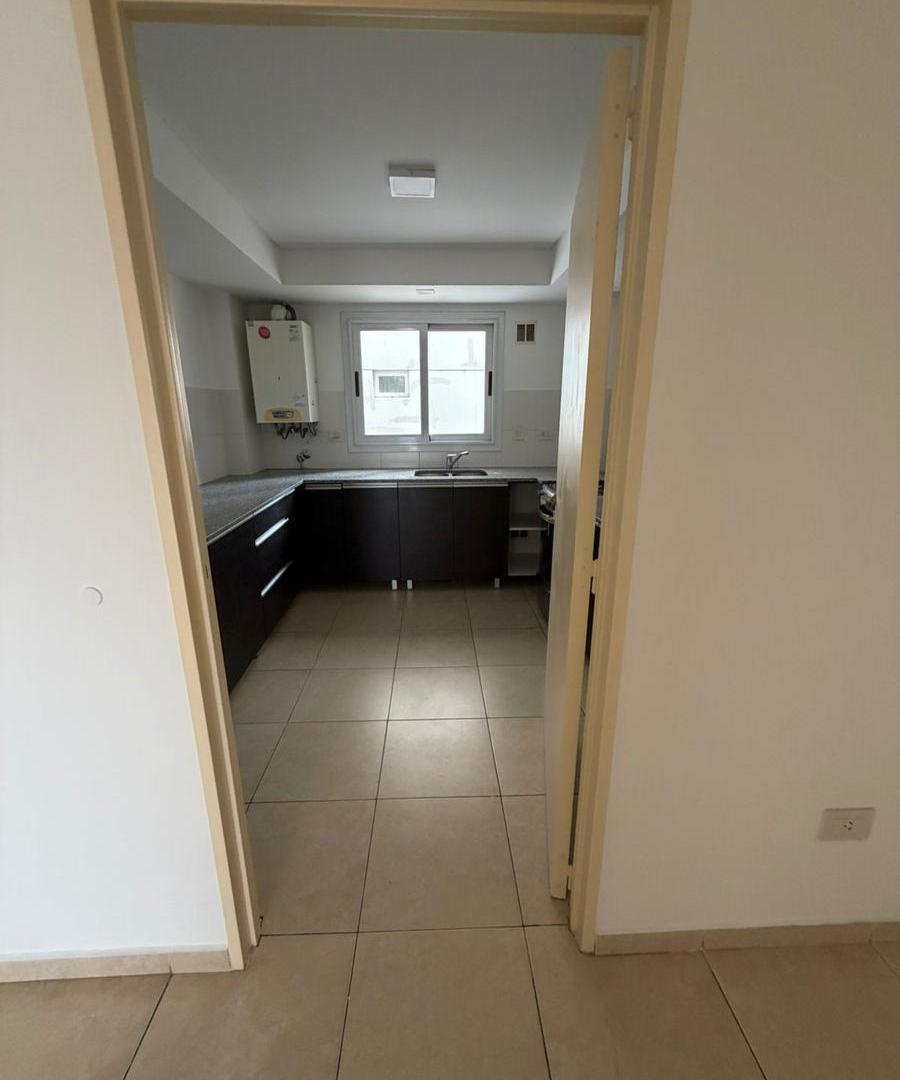 Foto de Departamento de 3 dormitorios con cochera en alquiler, imagen 1
