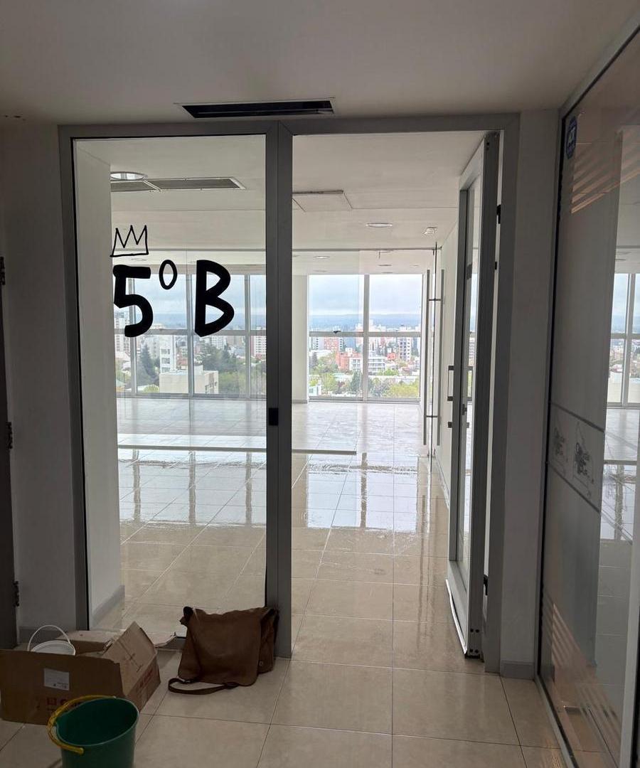 Foto de Oficina en venta sobre Leloir al 400, imagen 2