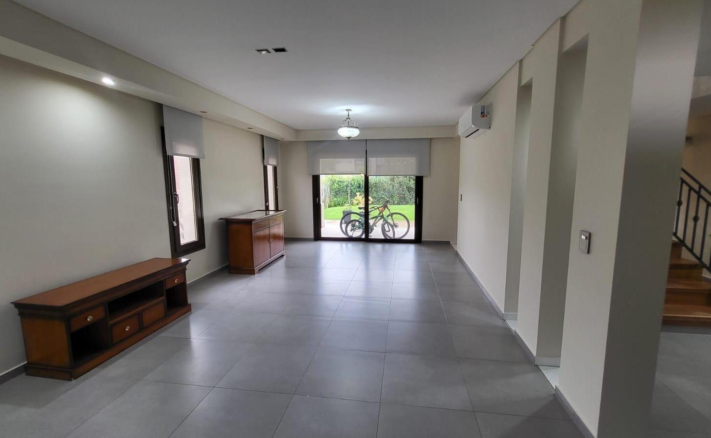 Foto de Casa nivel gerencial en el barrio cerrado Costa Rio, imagen 2
