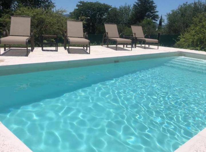 ALQUILER TEMPORARIO DE CABAÑAS CON PILETA TANTI
