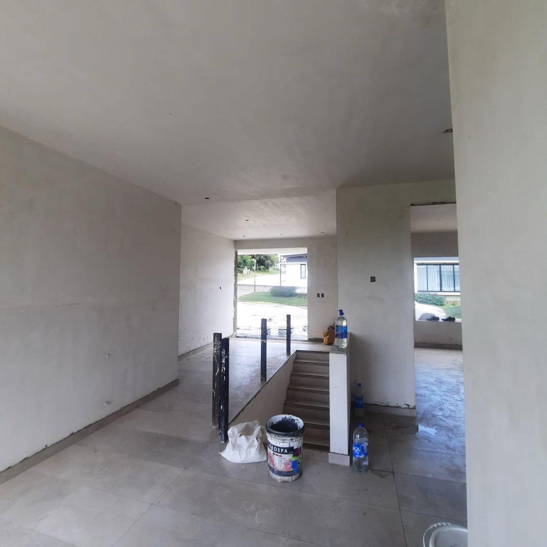 Foto de VENTA CASA A ESTRENAR APTO CREDITO 3 DORMITORIOS BARRIO LAS CAÑITAS, imagen 4