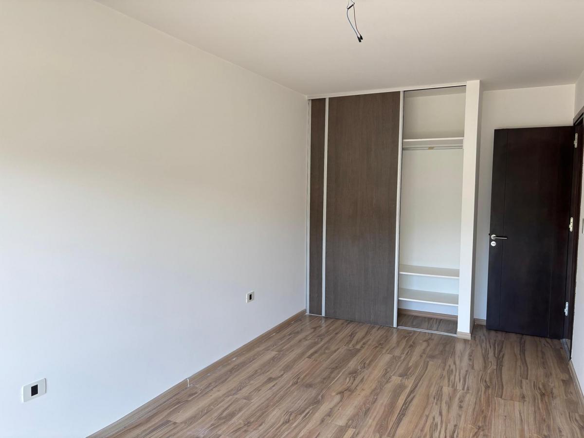 Venta Departamento 2 Dorm., Balcón Amplio y Cochera Carlos Paz 2