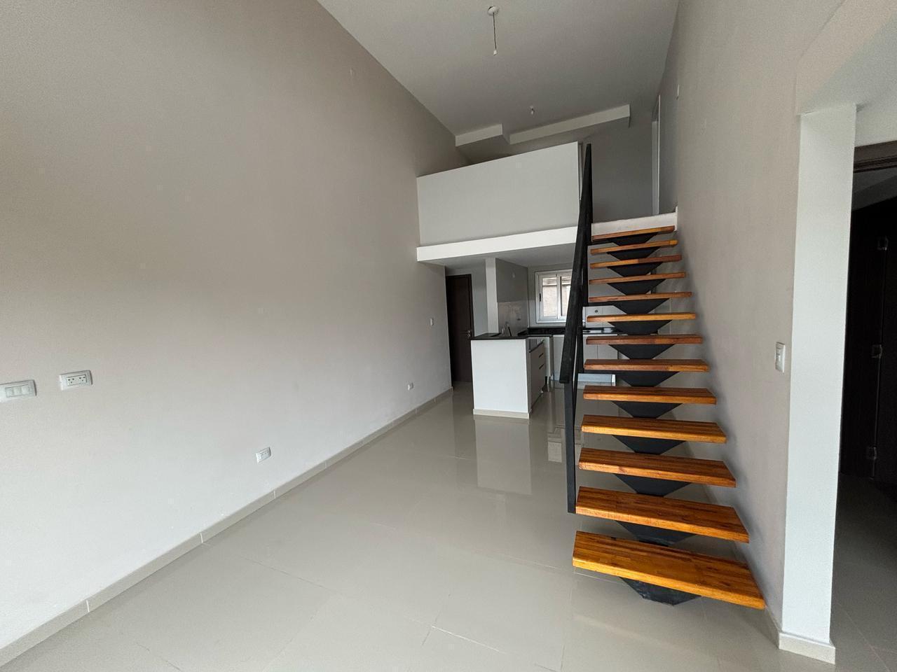 Foto de VENTA DEPARTAMENTO DÚPLEX 2 DORM + ESCRITORIO AV CARCANO CARLOS PAZ, imagen 3