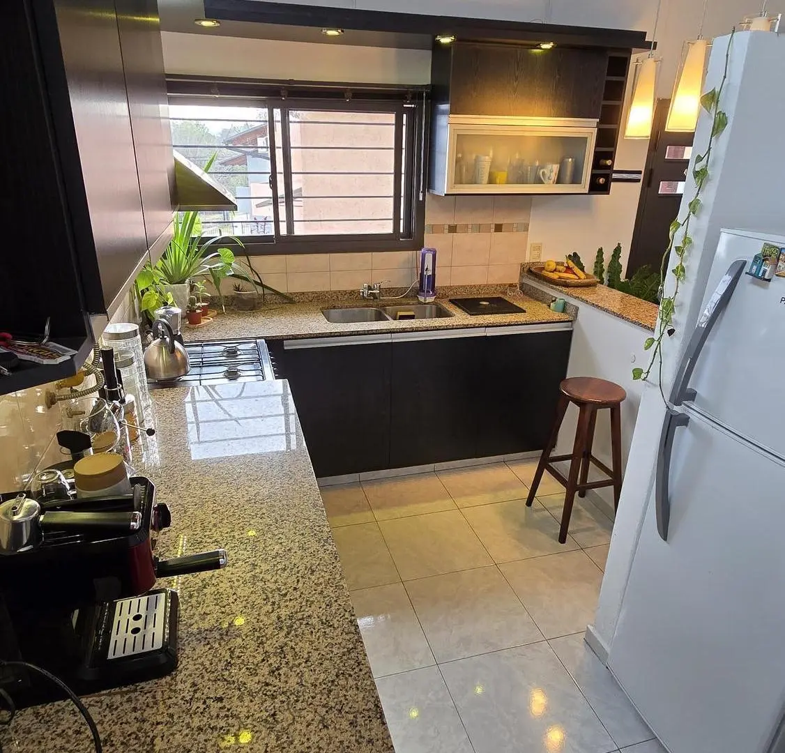 VENTA PH INDEPENDIENTE B° LOS ALGARRBOS CARLOS PAZ  | Sin expensas 3