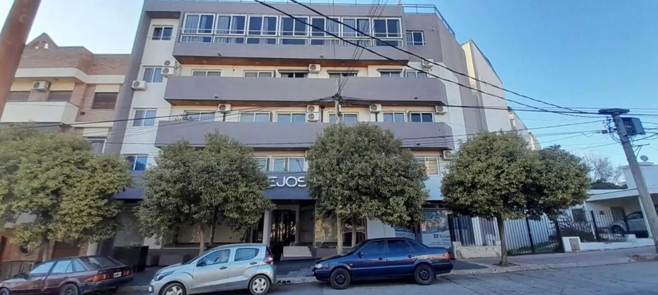 VENTA DEPARTAMENTO 2 DORM Y COCHERA CENTRO CARLOS PAZ 3