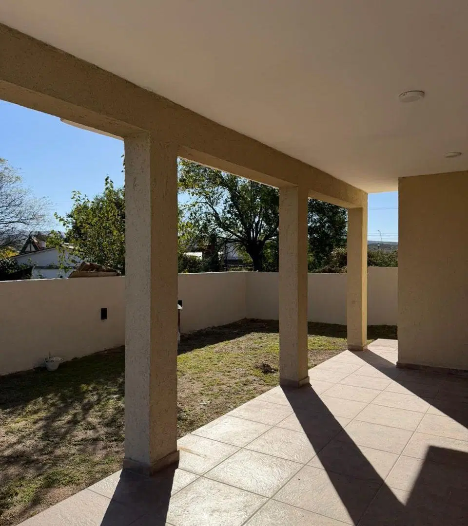 VENTA CASA A ESTRENAR 2 DORMITORIOS | A 100 METROS DE LA RUTA | TANTI 4