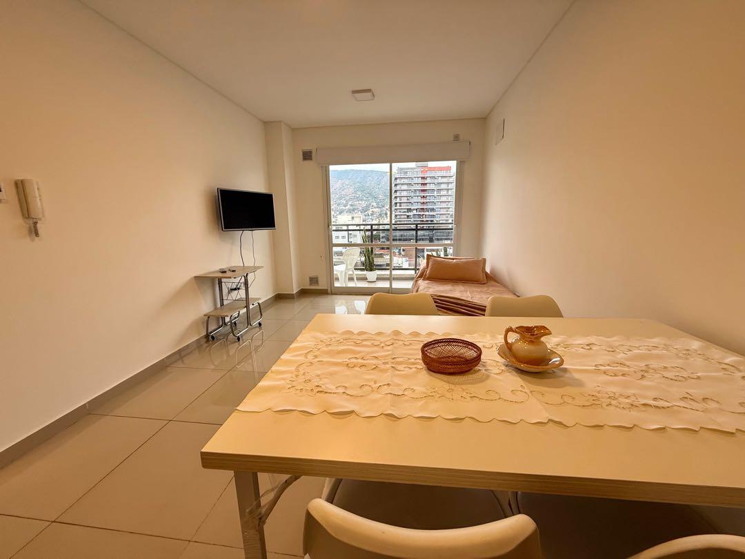 Foto de ALQUILER TEMPORARIO | DEPARTAMENTO DE 1 DORMITORIO – EDIFICIO LEONARDO, imagen 1