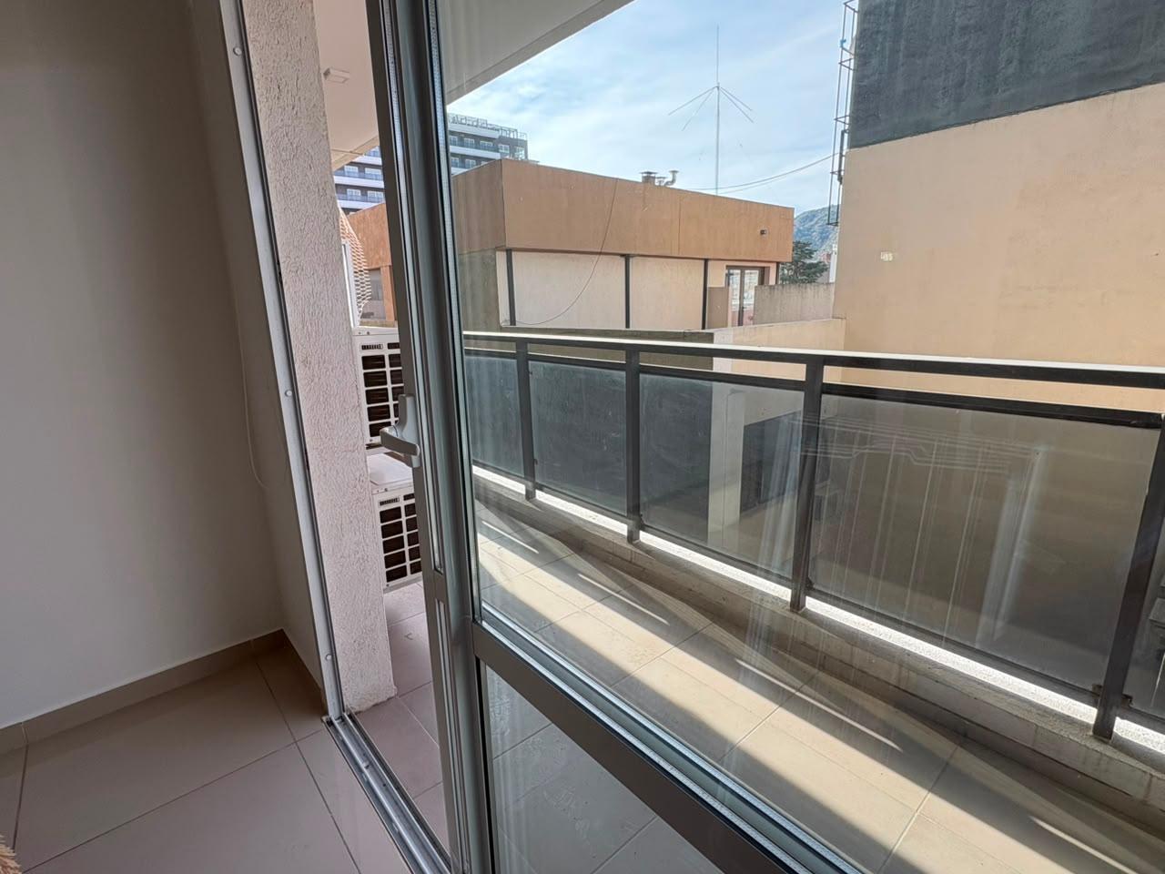 Foto de VENTA DEPARTAMENTO 1 DORMITORIO AMOBLADO Y EQUIPADO CENTRO CARLOS PAZ, imagen 4