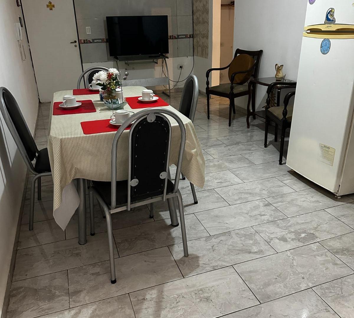 Foto de VENTA DEPARTAMENTO 1 DORMITORIO Y PATIO CENTRO CARLOS PAZ, imagen 4