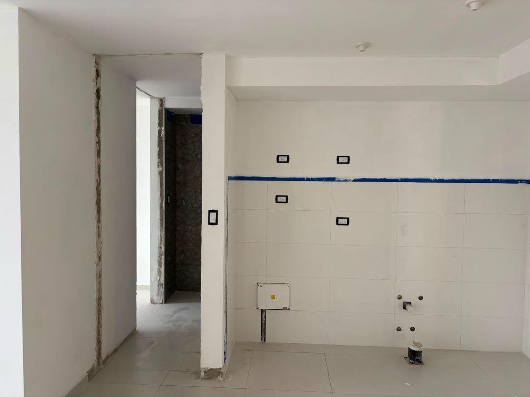 Foto de VENTA EN POZO DEPARTAMENTO 1 DORMITORIO CON BALCÓN CENTRO CARLOS PAZ, imagen 3