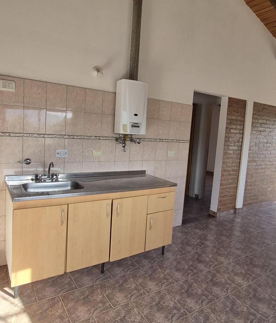 Foto de VENTA EN OPORTUNIDAD PH 2 DORMITORIOS B° LA QUINTA CARLOS PAZ, imagen 1