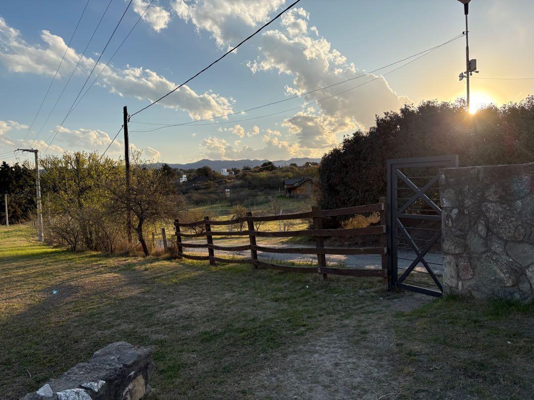 Foto de VENTA LOTE DE 3.351 M² EN B SEMICERRADO LOS ENCANTOS FALDA DEL CARMEN, imagen 1