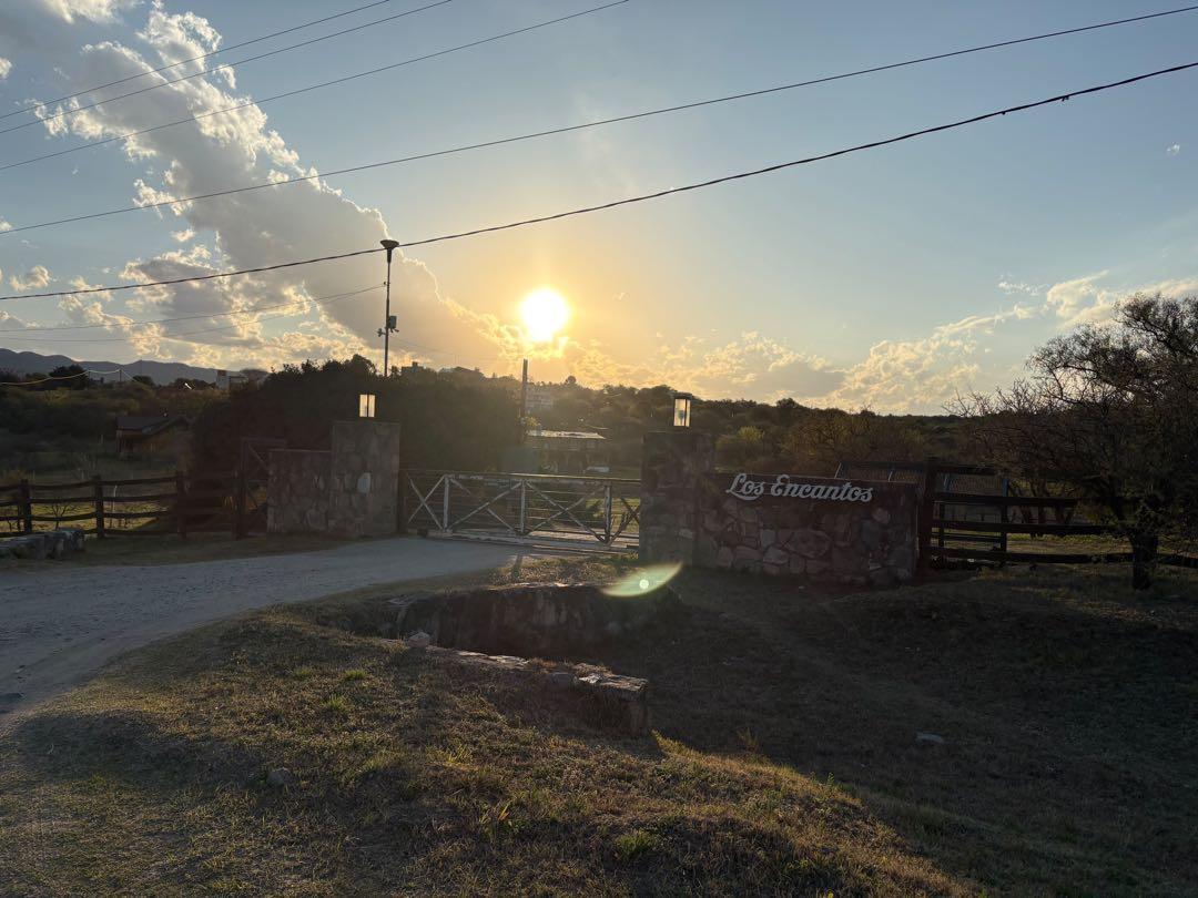 Foto de VENTA LOTE DE 3.351 M² EN B SEMICERRADO LOS ENCANTOS FALDA DEL CARMEN, imagen 2