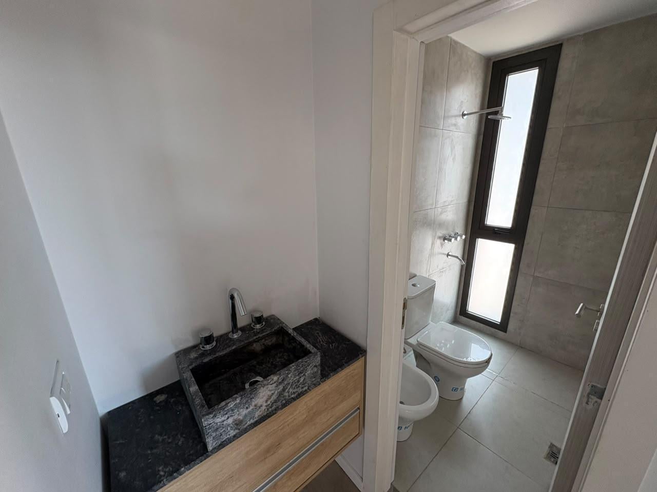 Foto de VENTA DEPARTAMENTO 1 DORMITORIO A ESTRENAR | COCHERA | LAKE CARLOS PAZ, imagen 5